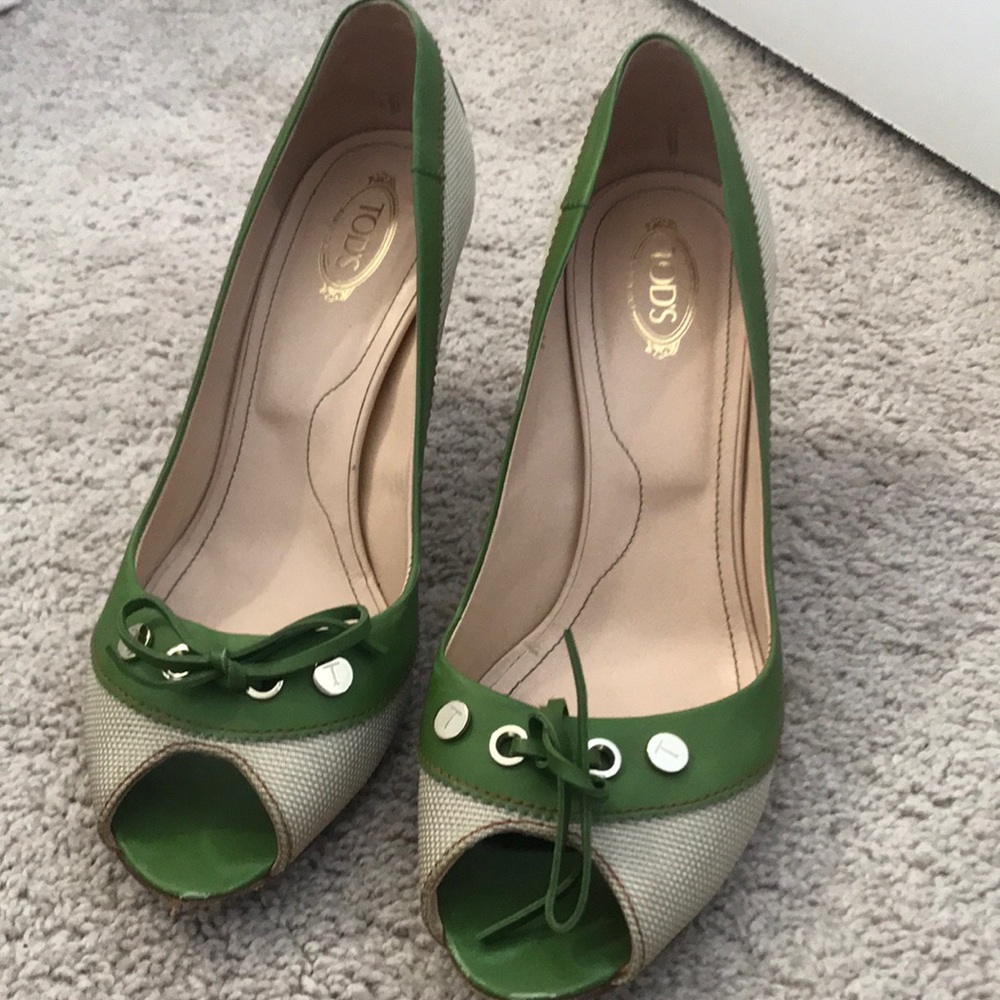 Tod’s linen leather peep toe driving heels